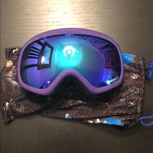 Purple vz ski goggles with cleaner cloth bag